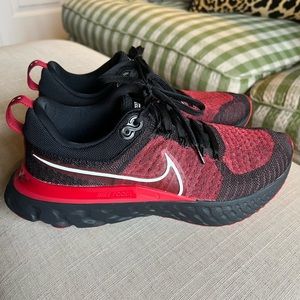 Nike React Infinity Flyknit 2, Black and Red, Size 10